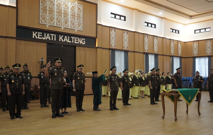 Empat Kajari Baru di Kalteng Resmi Dilantik, Kajati Ingatkan Adaptasi dan Jaga Nama Baik Institusi