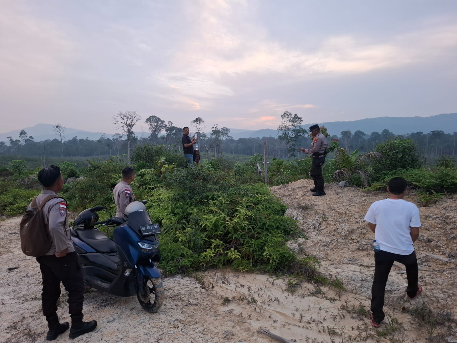 Empat Warga Natuna Hilang di Hutan Gunung Bedung, Tim Gabungan Polri Sisir Lokasi Cari Supriadi Cs