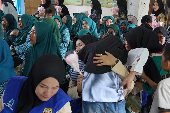 Seminar Parenting di Kelurahan Way Lunik Bandar Lampung, Orang Tua Dibekali Cara Dampingi Anak di Era Digital