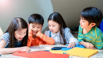 Anak Ingin Punya Barang Sama Seperti Teman? Ini Cara Bijak Menyikapinya
