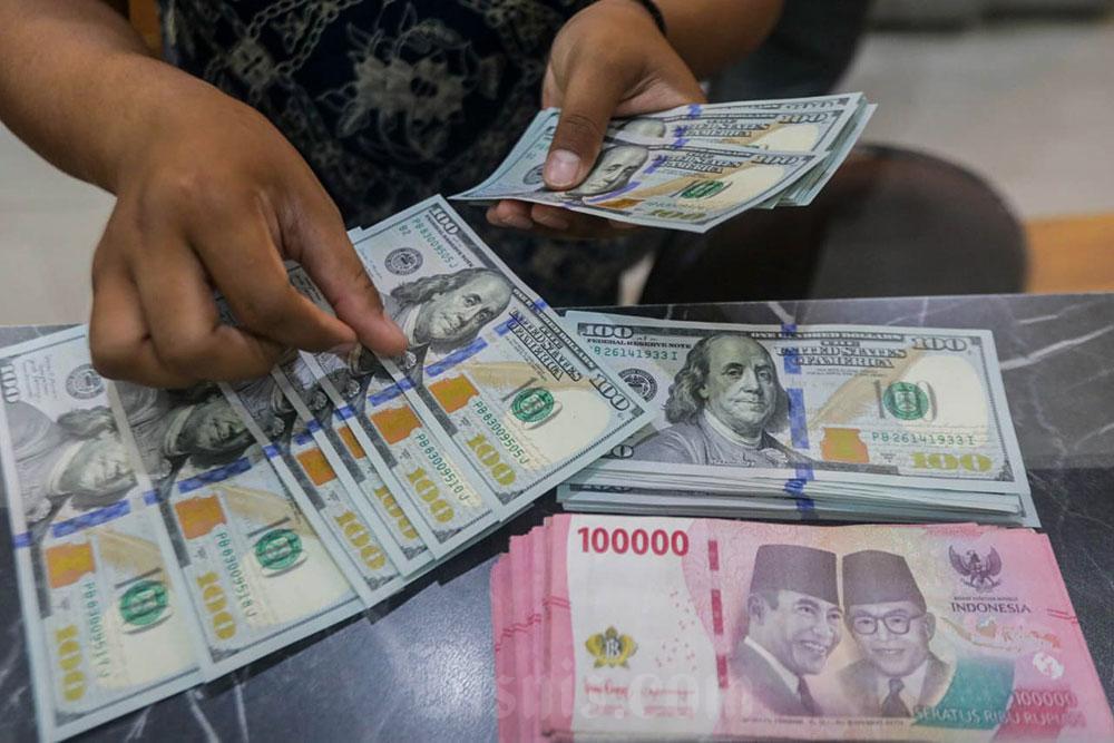 Rupiah Diproyeksikan Melemah ke Rp17.760, Pasar Cermati Demo dan Data Inflasi AS