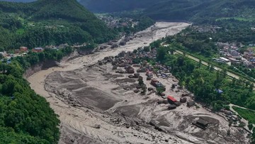 Banjir Bandang Nepal Dipicu Longsoran Batu dan Es, Bukan Gempa