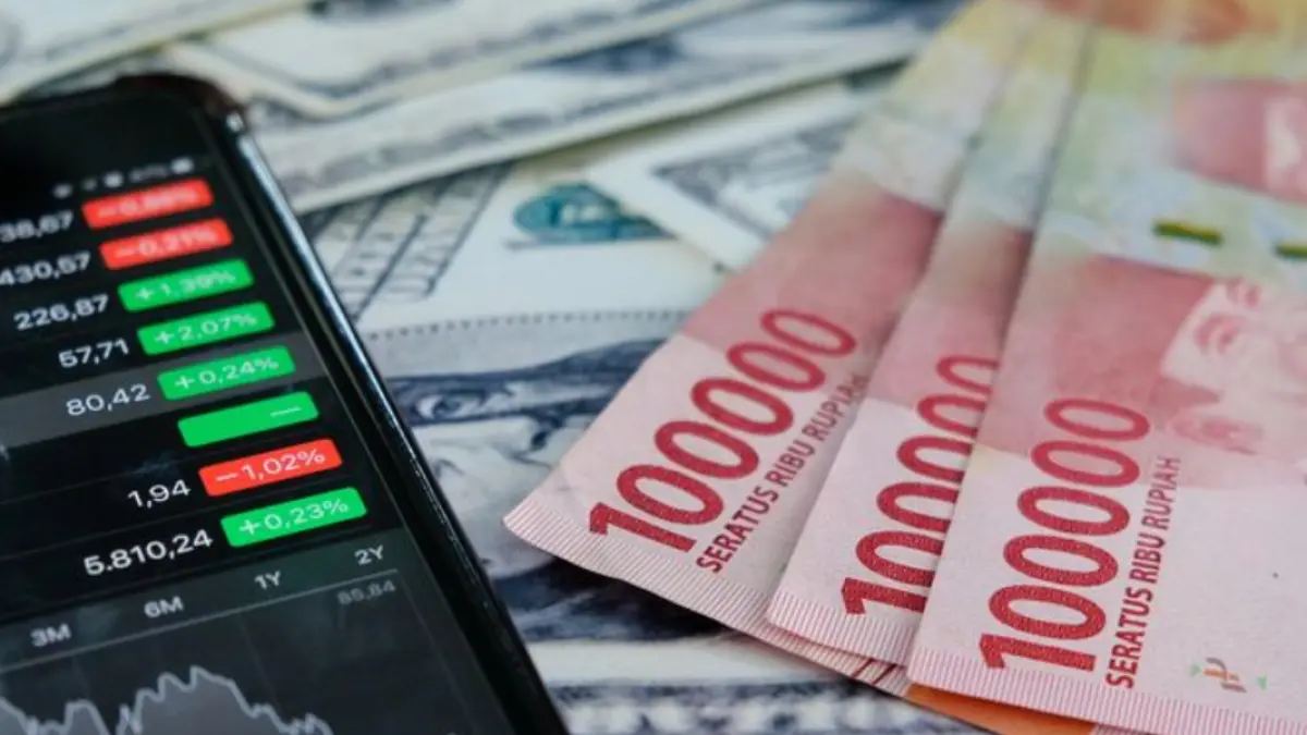 Rupiah Tertekan ke Kisaran Rp17.730, Defisit Transaksi Berjalan dan Demo Bayangi Pasar