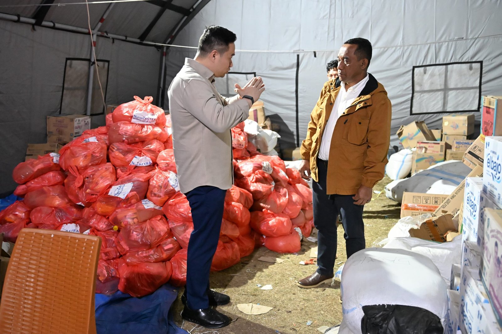 Wali Kota Kupang Christian Widodo Antarkan Langsung Bantuan Rp 635 Juta ke Enam Kabupaten Terdampak Gempa Flores