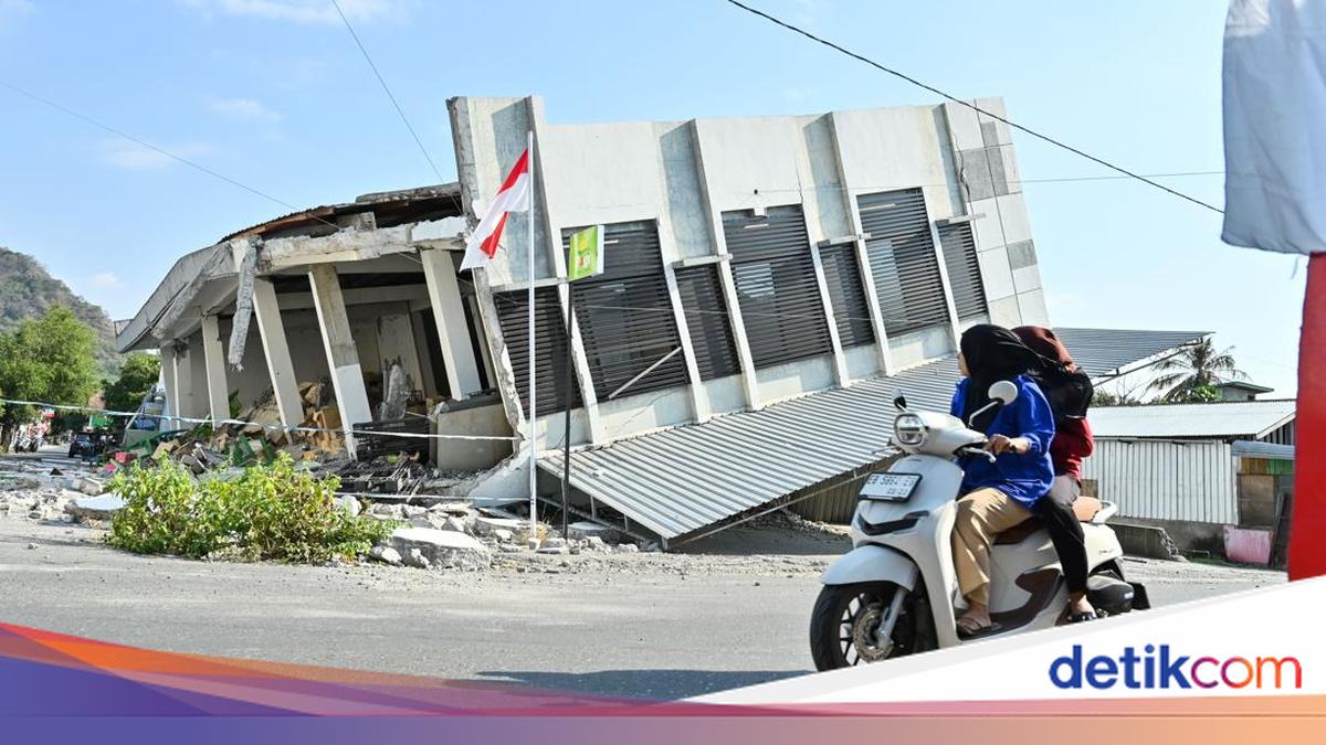 Kemdiktisaintek Gratiskan UKT 5.000 Mahasiswa Terdampak Gempa NTT, Kampus di Luar Daerah Juga Siap Bantu