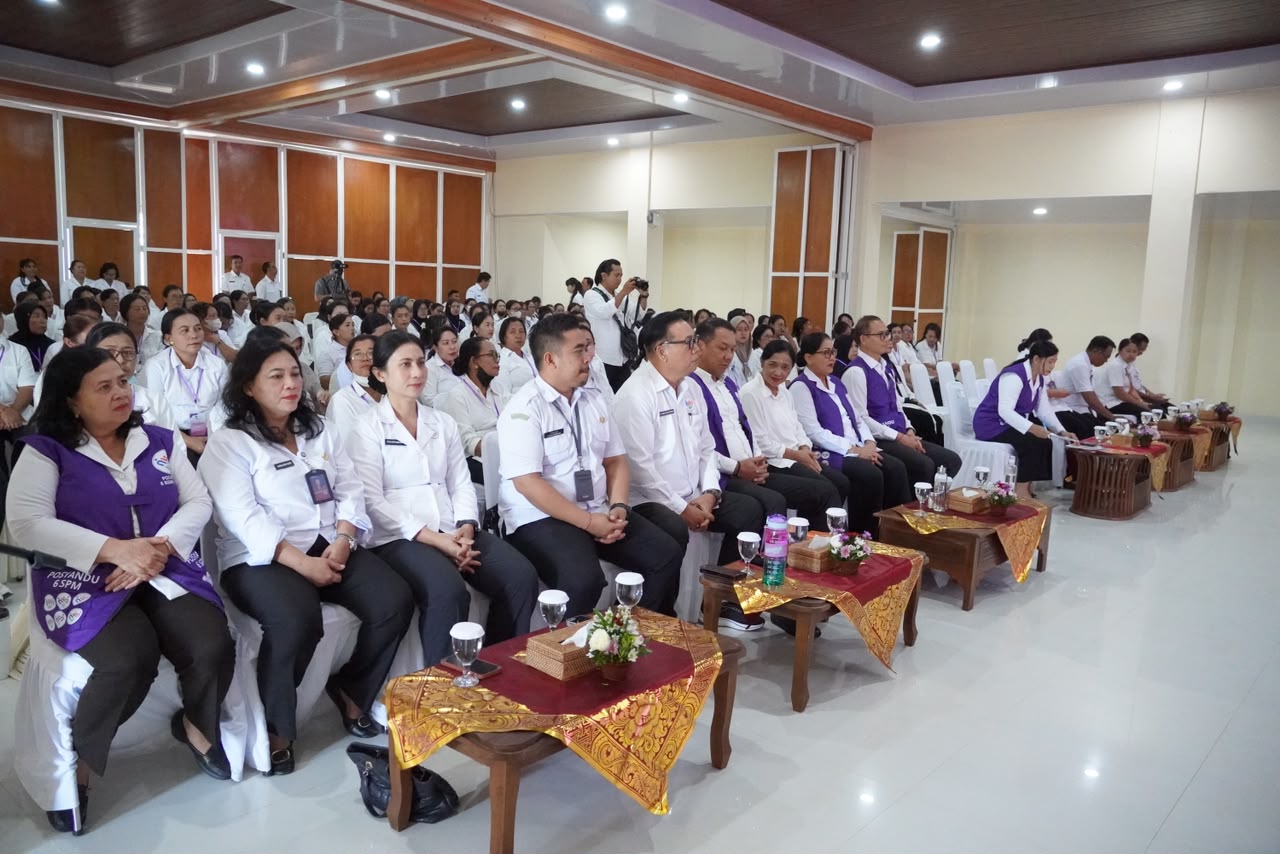 Ny. Putri Koster Buka Bimtek Bina Posyandu di Denpasar, 111 Kader Jembrana Ditekankan Jadi Garda Terdepan Layanan Publik