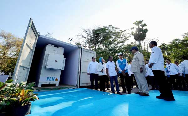 PLN Siap Dukung Program PLTS 100 GWp Prabowo, Investasi Capai Rp1.140 Triliun