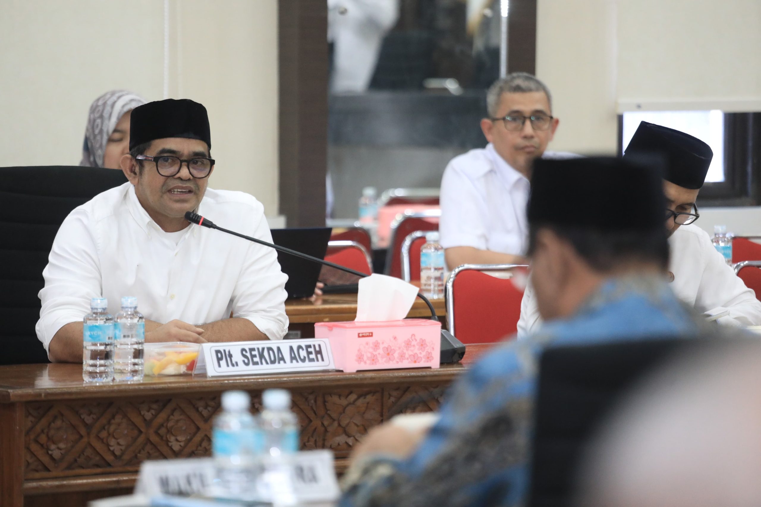 Plt Sekda Aceh Taufik Pimpin Rapat Perdana Bahas Qanun Pertanggungjawaban APBA 2025, Minta Keterbukaan ke DPRA