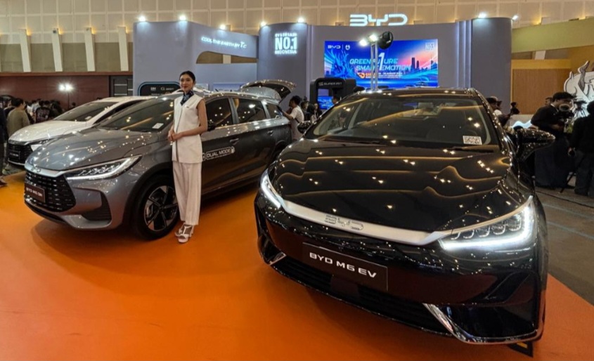 BYD M6 DM dan M6 EV Ramaikan GIIAS Surabaya 2026, Harga EV Lokal Rp 403 Juta