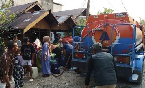BPBD Banjar Distribusikan 5.000 Liter Air Bersih ke Warga Desa Makmur yang Terdampak Kekeringan