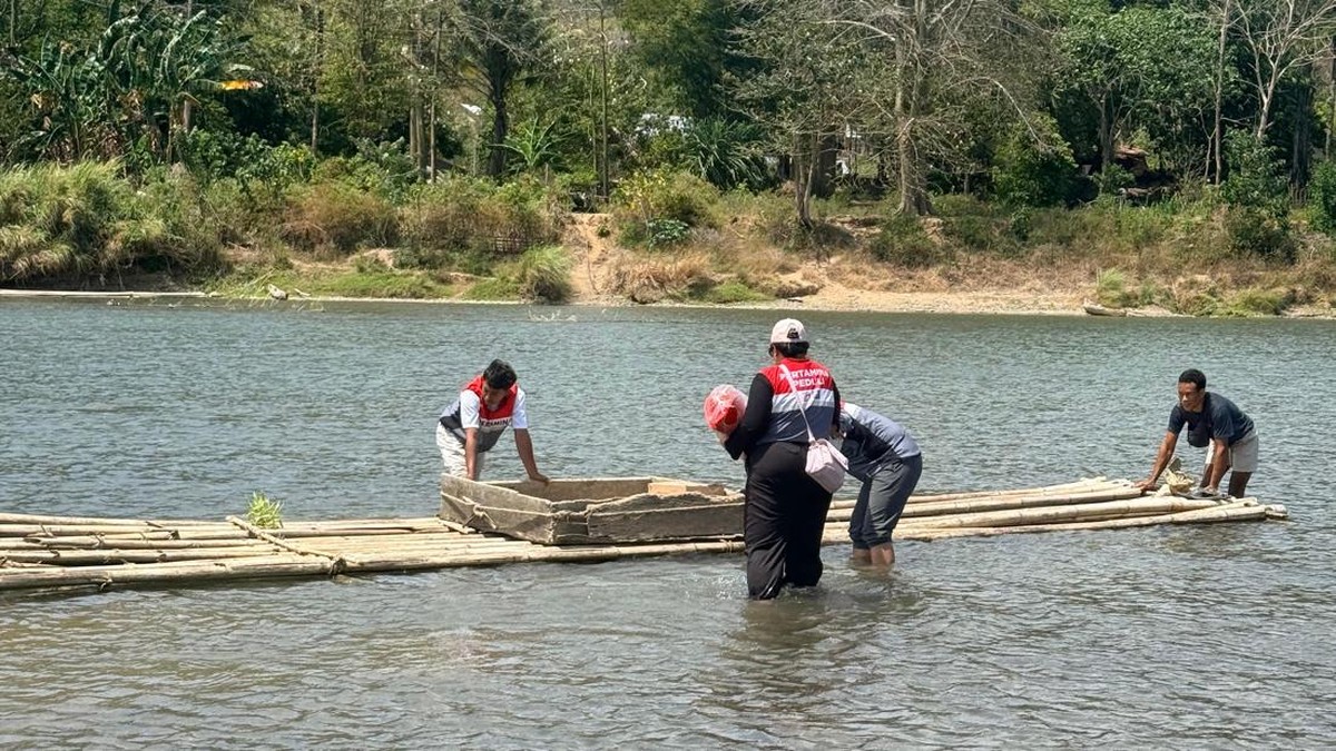 Pertamina Tembus Dusun Terpencil di NTT, 45 KK Akhirnya Terima Bantuan