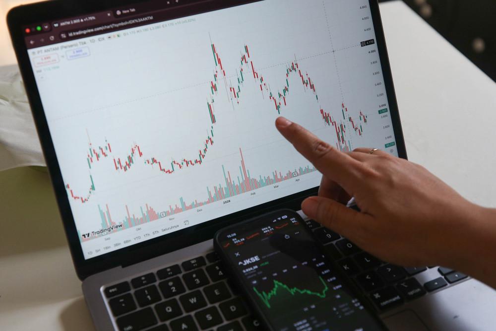 IHSG Berpeluang Rebound ke 6.568, Simak Rekomendasi Saham ADRO hingga MAPA