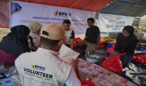 BPKH Salurkan Bantuan Rp 900 Paket Sembako hingga Hunian untuk 7 Kabupaten Terdampak Bencana di NTT
