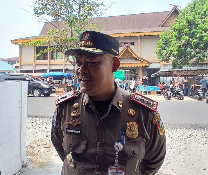 Satpol PP Pekanbaru Bongkar 8 Bangunan Liar di Bahu Jalan Pesisir Rumbai, Beri Tenggat 30 Agustus