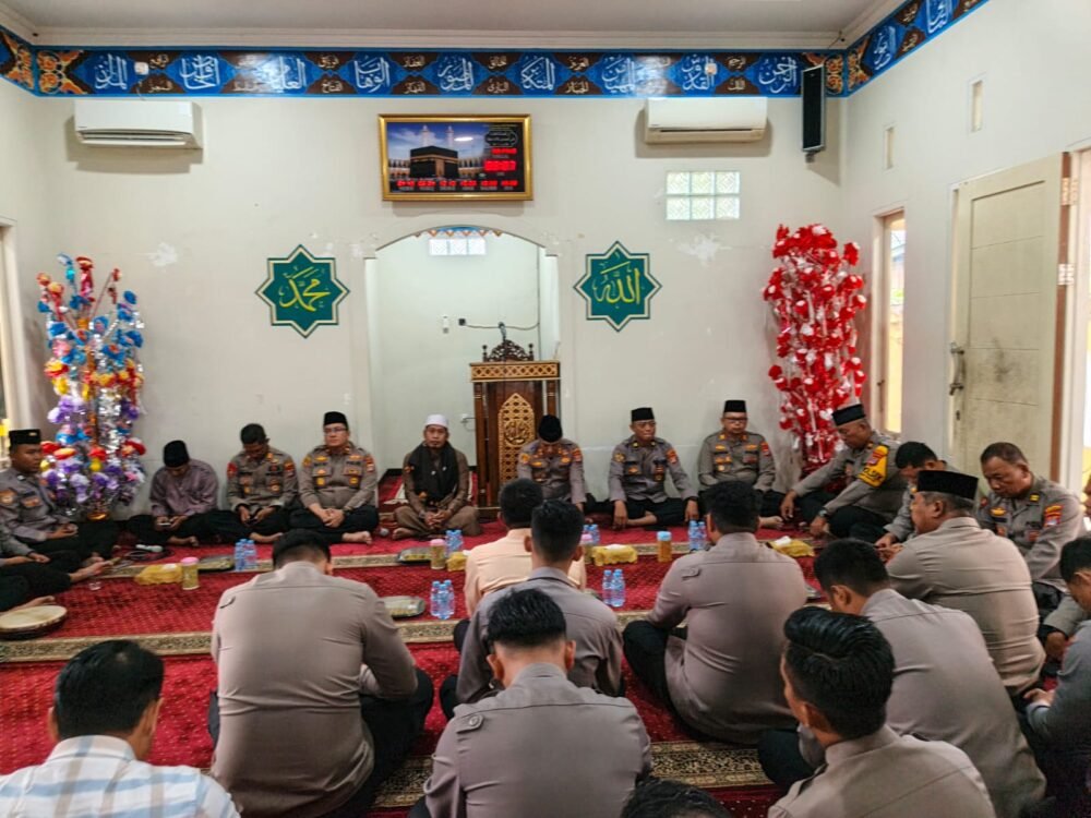 Polres Tarakan Gelar Sholawat Bersama Peringati Maulid Nabi 1448 H, Ustaz Bahri Isi Tausiah di Musholla Alif Rizky