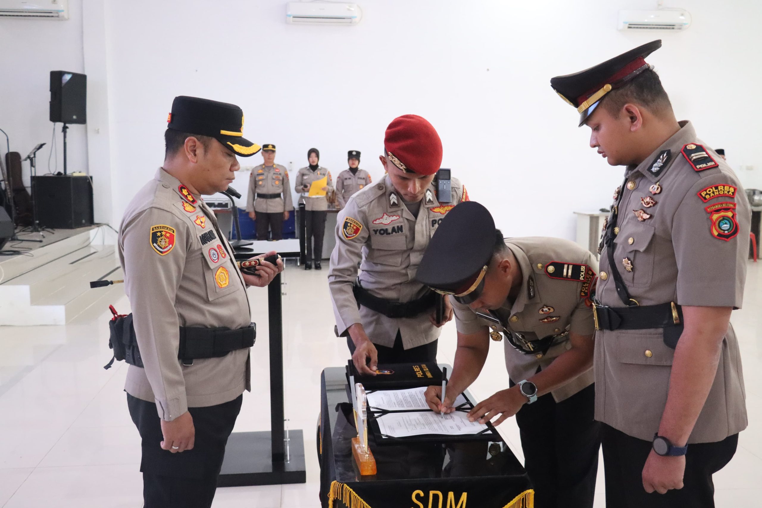 Kapolres Bangka Selatan Pimpin Sertijab di Aula Wira Pratama, Dua Kapolsek di Air Gegas dan Lepar Pongok Resmi Berganti