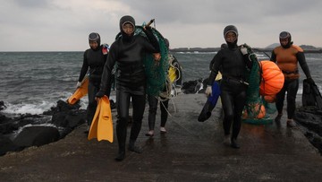 Haenyeo Asing Pertama di Pulau Jeju, Kylie Genter Menyelam di Desa Youngrak-ri