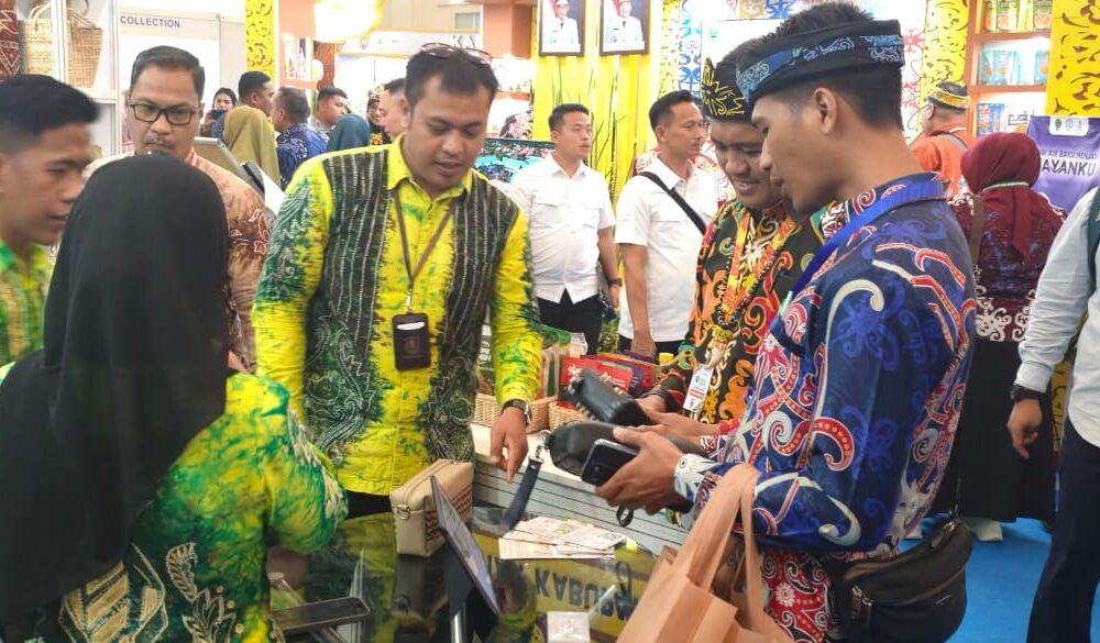 Anyaman Purun HSU Tembus Panggung Nasional di Apkasi Otonomi Expo 2026, Pengunjung ICE Tangerang Berdecak Kagum