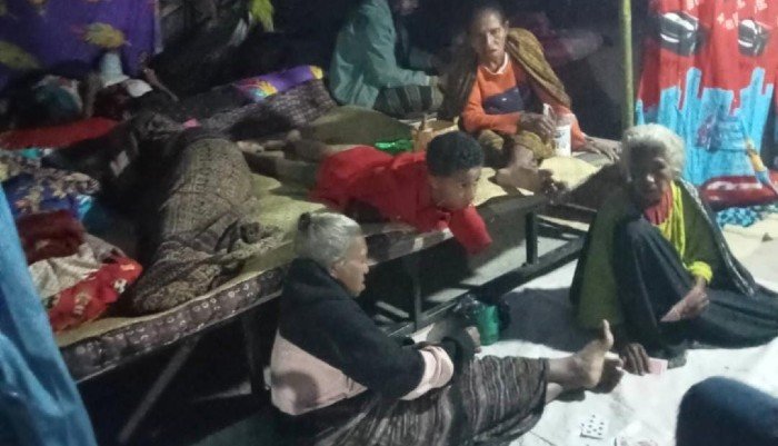 Gempa Ende: 7 Kepala Keluarga di Timbazia Bertahan di Tenda Darurat Berlubang, Butuh Terpal, Selimut, dan Sembako
