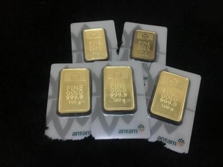 Harga Emas Antam Hari Ini Turun Lagi ke Rp2,718 Juta, Cek Rinciannya