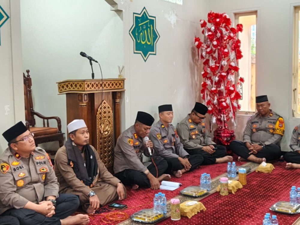 Polres Tarakan Gelar Sholawat Bersama Peringati Maulid Nabi 1448 H, Ustaz Bahri Ingatkan Personel Soal Nilai Kejujuran dan Kesabaran