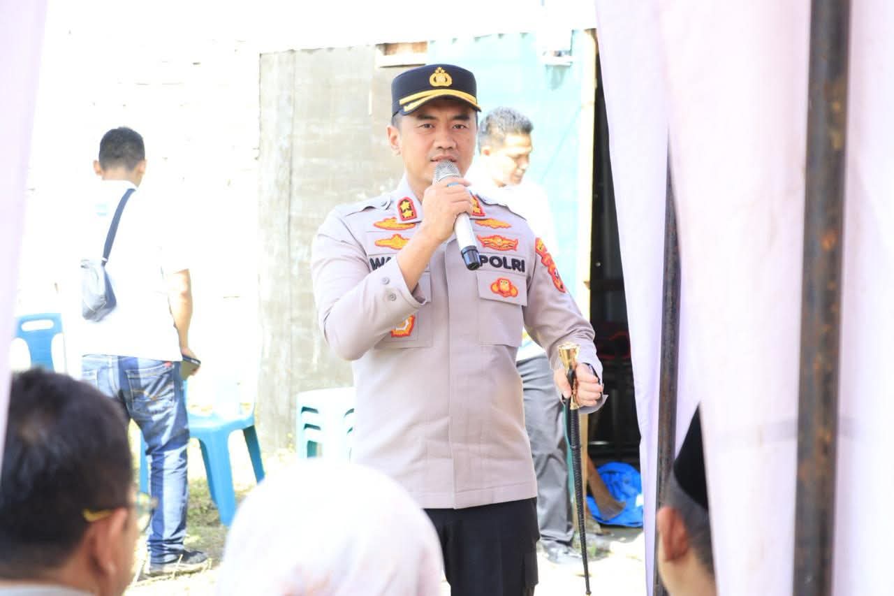 Kapolres Labuhanbatu Resmikan Aliran Listrik Gratis untuk 7 Rumah Warga di Rantau Selatan, Berawal dari Curhat Kepling
