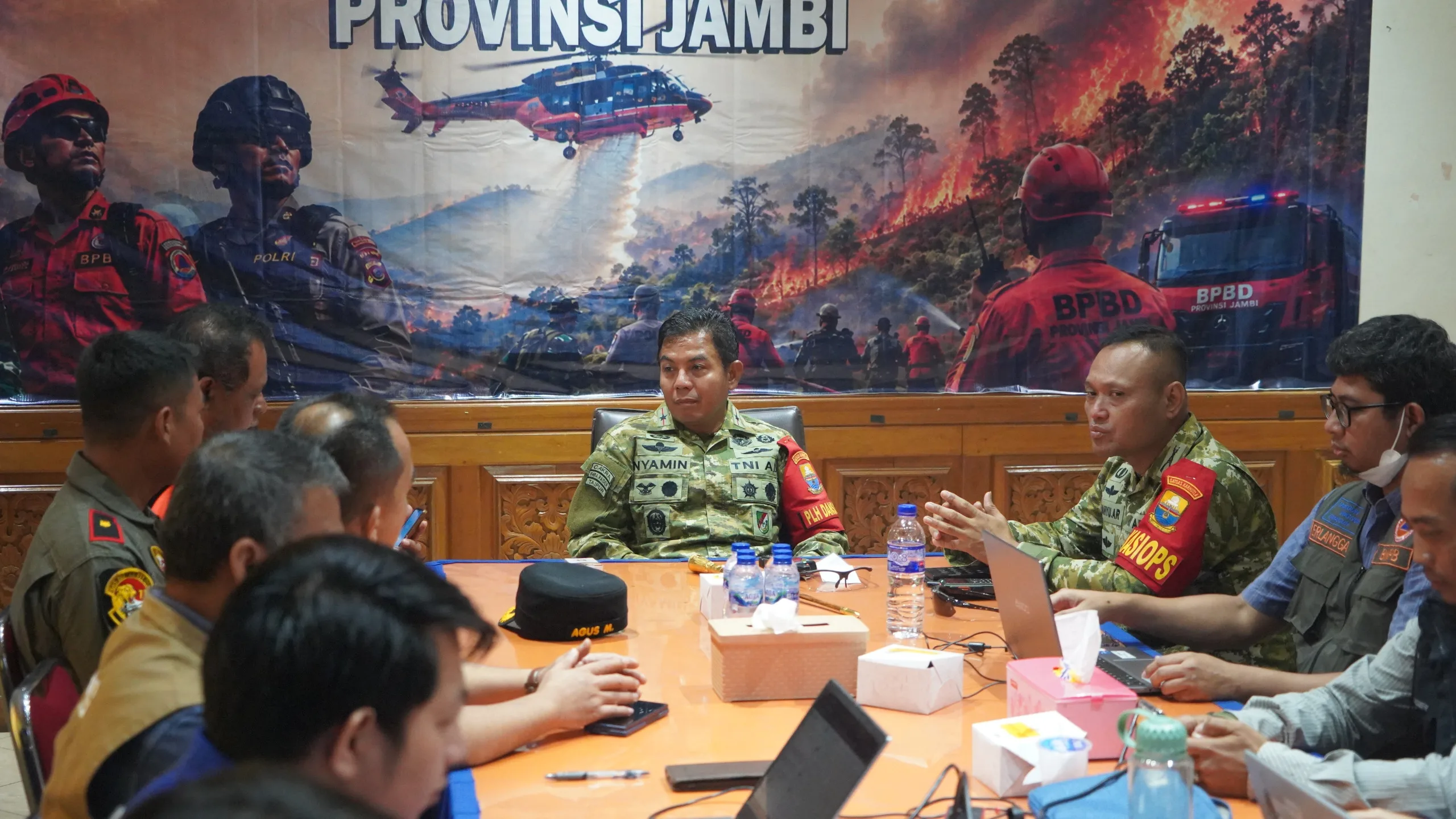 Danrem 042/Gapu Brigjen TNI Nyamin Tinjau Posko Udara Satgas Karhutla di Jambi Selatan, Pastikan Water Bombing Siap Gerak