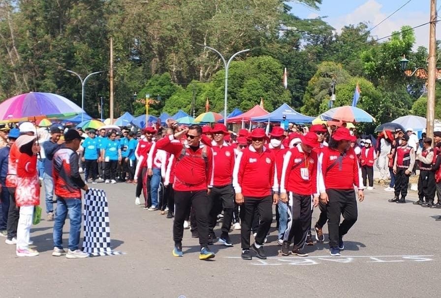 IKASMANWA Wawotobi Raih Juara II Gerak Jalan 17 Km di Konawe, Kalahkan 180 Barisan Peserta