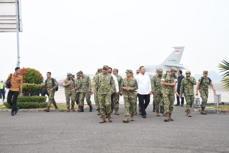 Danrem 044/Gapo Brigjen TNI Khabib Mahfud Dampingi Pangdam II/Sriwijaya Sambut Kasad di Palembang