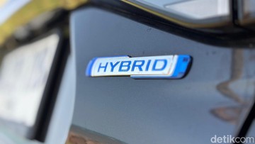 Penjualan Mobil Hybrid Naik 40 Persen, Airlangga: Masyarakat Mulai Sadar Hemat Energi