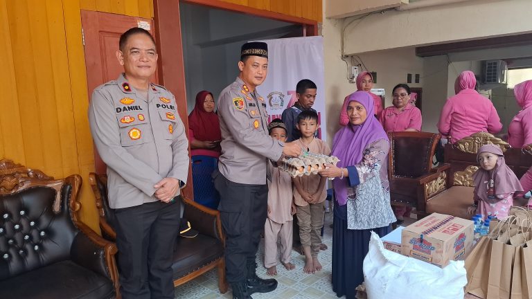 Polres Bitung Bagikan Santunan ke 25 Anak Panti Asuhan saat Maulid Nabi, Kapolres: Polri Harus Hadir dengan Hati