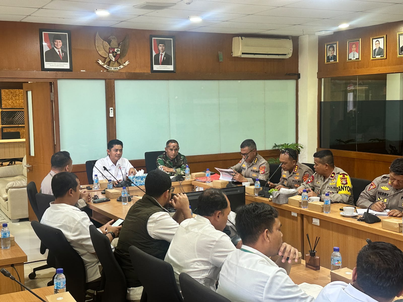 Polda NTB Matangkan Pengamanan Kedatangan Rider dan Logistik MotoGP 2026 di Bandara Lombok