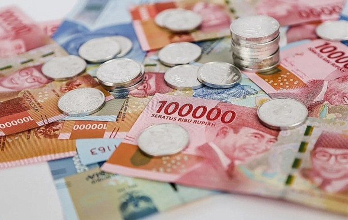 Rupiah Menguat Tipis ke Rp 17.703 per Dolar AS, BI Ingatkan Gejolak Perang Timur Tengah Masih Mengintai