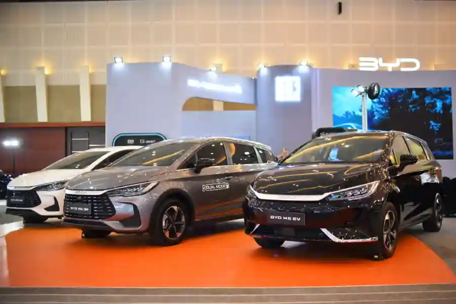 BYD M6 DM Jadi Andalan di GIIAS Surabaya 2026, Klaim 36 Persen Pangsa Pasar Jatim