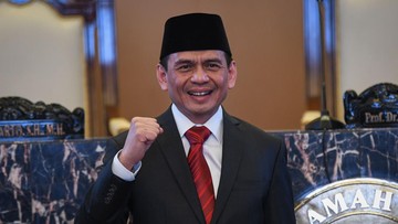 OJK Targetkan Porsi Pinjol ke Sektor Produktif Tembus 70% pada 2028, Bunga Dibedakan