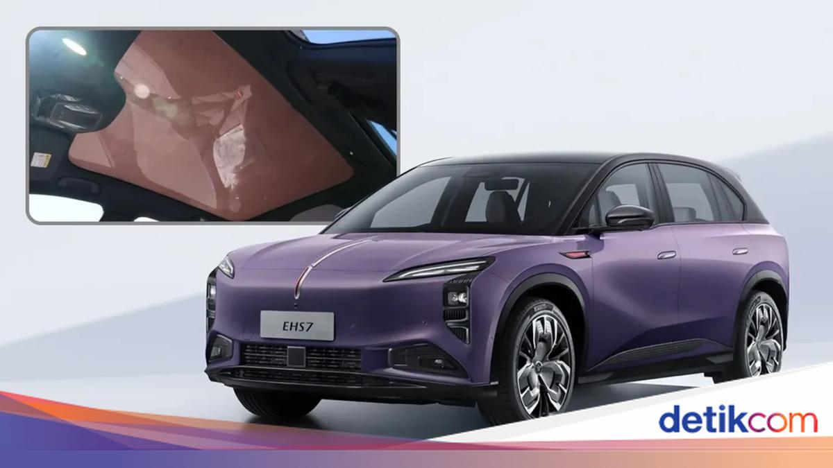 Hongqi EHS7 Pakai Sunroof Panel Surya Perovskite, Bisa Tambah Daya 400 kWh per Tahun
