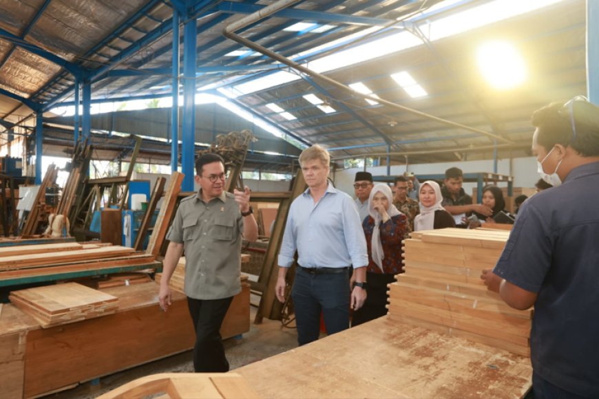 90 Persen Produksi Furnitur Jati Banyuwangi Tembus Pasar AS dan Maladewa, Mendag Dorong Ekspor Naik Kelas