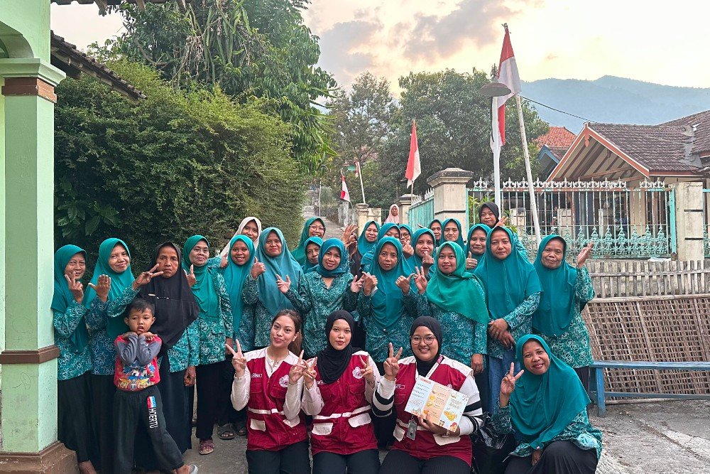 Mahasiswa KKN UNDIP Ajak Ibu-ibu PKK di Desa Gebugan Olah Beras Lokal Jadi Inari Sushi