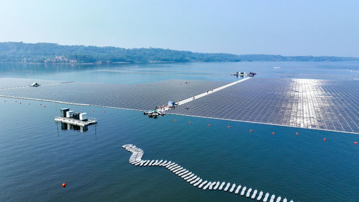 PLTS 100 GWp: Pemerintah Target Investasi Rp 1.140 Triliun, Ciptakan 5,5 Juta Lapangan Kerja