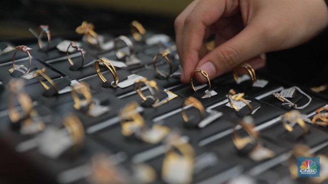 Harga Emas Pegadaian Hari Ini: Antam dan Retro Turun, UBS Malah Naik