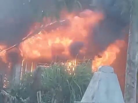 Kebakaran Hanguskan Rumah Panggung Pedagang Roti di Muna, Kerugian Capai Rp 40 Juta