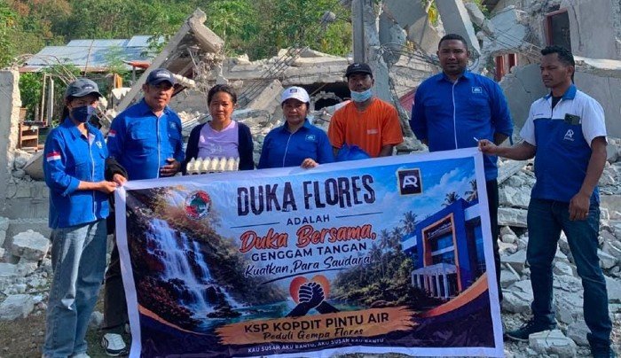 Kopdit Pintu Air Salurkan Sembako untuk Korban Gempa Manggarai, Target Lanjut ke Langke Rembong