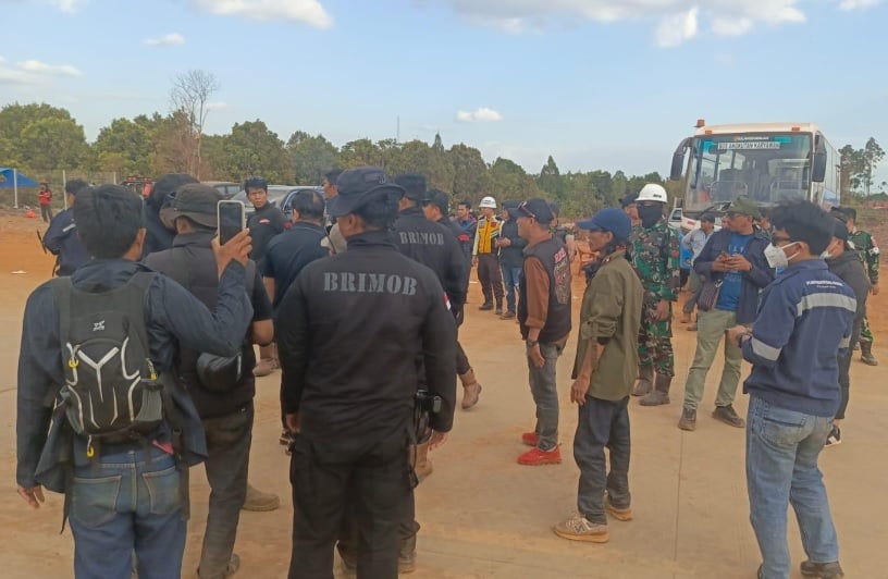 Tokoh Adat Mekongga Minta Pemblokiran Jalan Hauling PSN Pomalaa Dihentikan, Sebut Ekonomi Warga Kolaka Terancam Lumpuh