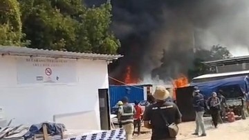 Kebakaran Bedeng Logistik Proyek di Jakut Padam, Kerugian Capai Rp 200 Juta