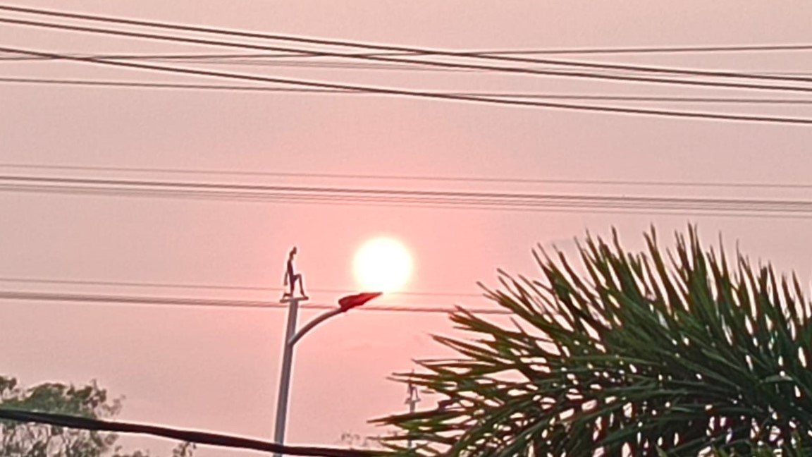 Kabut Asap Karhutla Kian Pekat di Balikpapan, Jarak Pandang Masih Aman tapi 2 Penerbangan Wings Air dan Citilink Tertunda