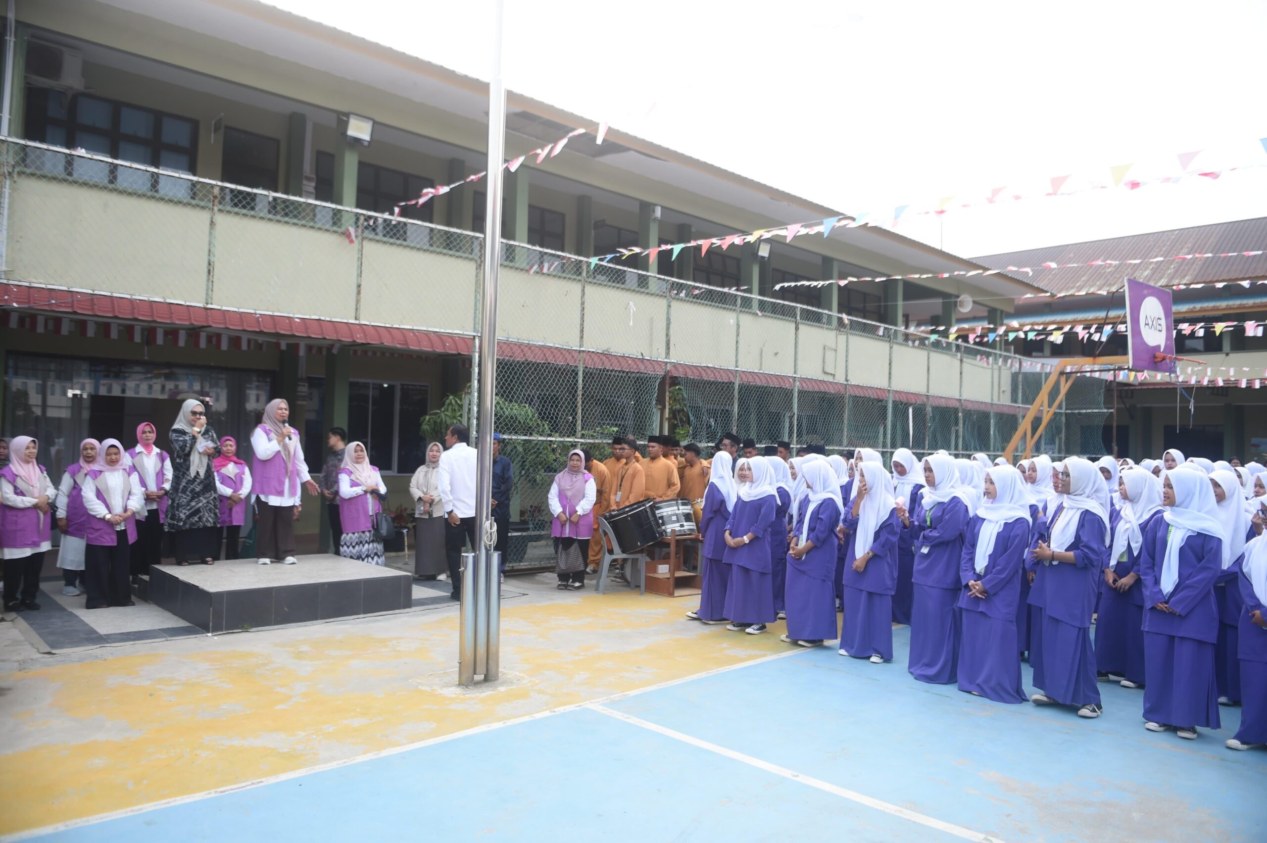 YKI Kepri Edukasi Pelajar SMA 3 Batam Soal Pencegahan Kanker, Dewi Ansar Tekankan Pola Hidup Sehat Sejak Dini
