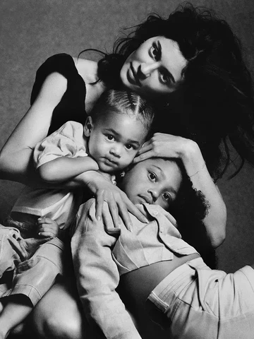 Punya Anak di Usia 20-an, Kylie Jenner Akui Kehilangan Masa Muda dan Alami Depresi Pascamelahirkan