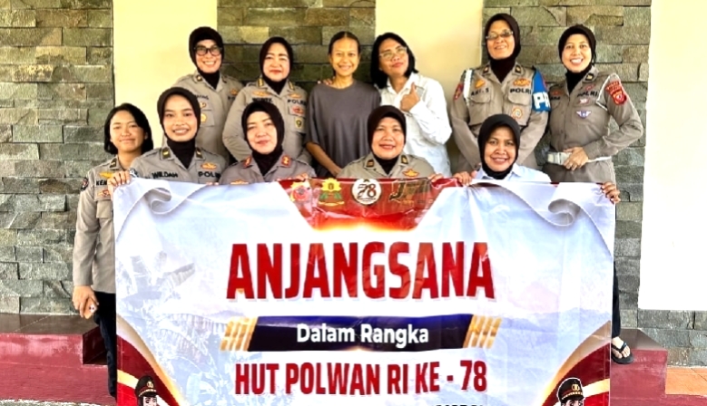 Polwan Polda Jabar Anjangsana ke Rumah Purnawirawan di Bandung dan Anggota Sakit di Sumedang, Ini Pesan Kabid Humas