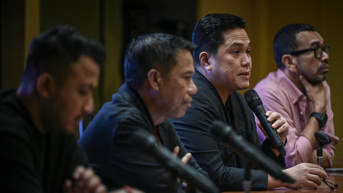 Erick Thohir Umumkan Tiga Wasit Indonesia Raih Sertifikasi Elite AFC Usai Rapat Exco