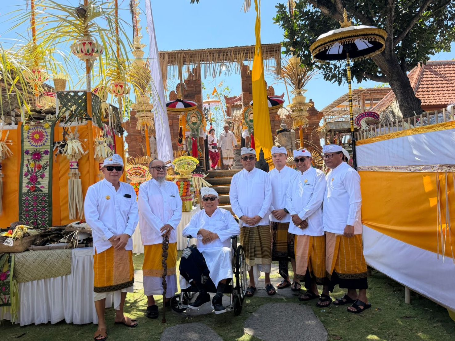 Wali Kota Denpasar Jaya Negara Serahkan Punia di Puncak Karya Padudusan Alit Sanur, 1.800 Krama dari 10 Banjar Terlibat